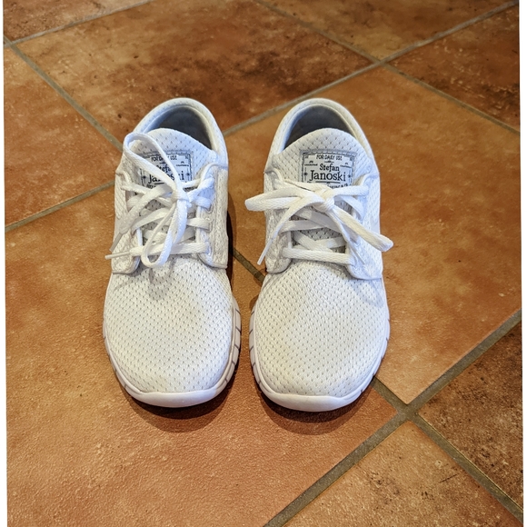 White Nike Shoes - Picture 2 of 8